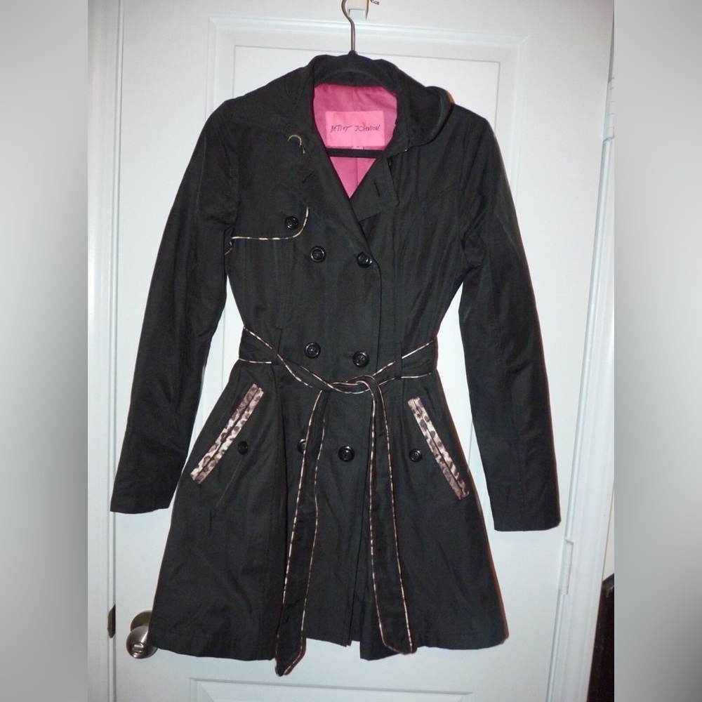 Women's Betsey Johnson
Black Button Coarset Back
Animal Print Coat